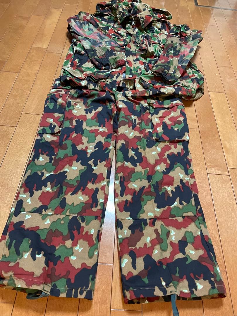 実物　スイス軍　ミリタリー ジャケット　パンツ　上下セット　サバゲー