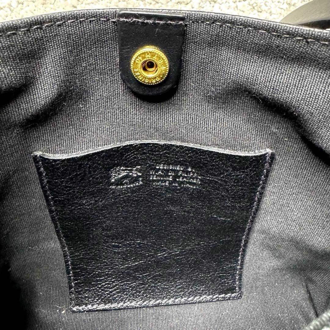 IL BISONTE イルビゾンテ ショルダーバッグ ブラック