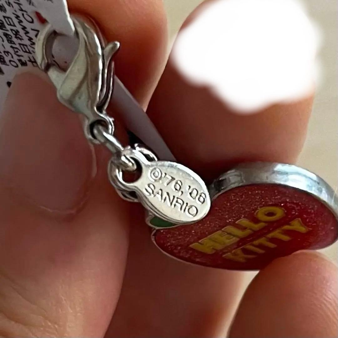 【セール中！超激レア！】 平成レトロ！ ハローキティ りんご チャームストラップ