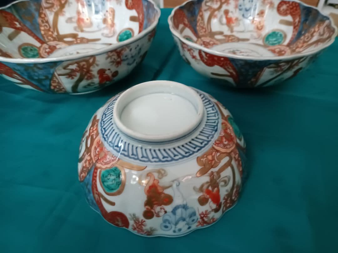 古伊万里　金彩染め付け　赤絵唐子人物絵　三つ鉢揃い　菓子鉢　美術品　江戸期