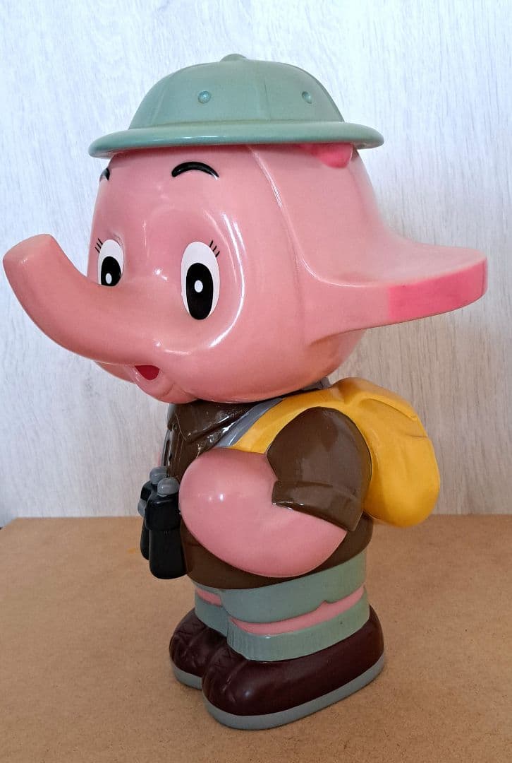 佐藤製薬　サト子ちゃん 探検家　貯金箱フィギュア　高さ３２cm