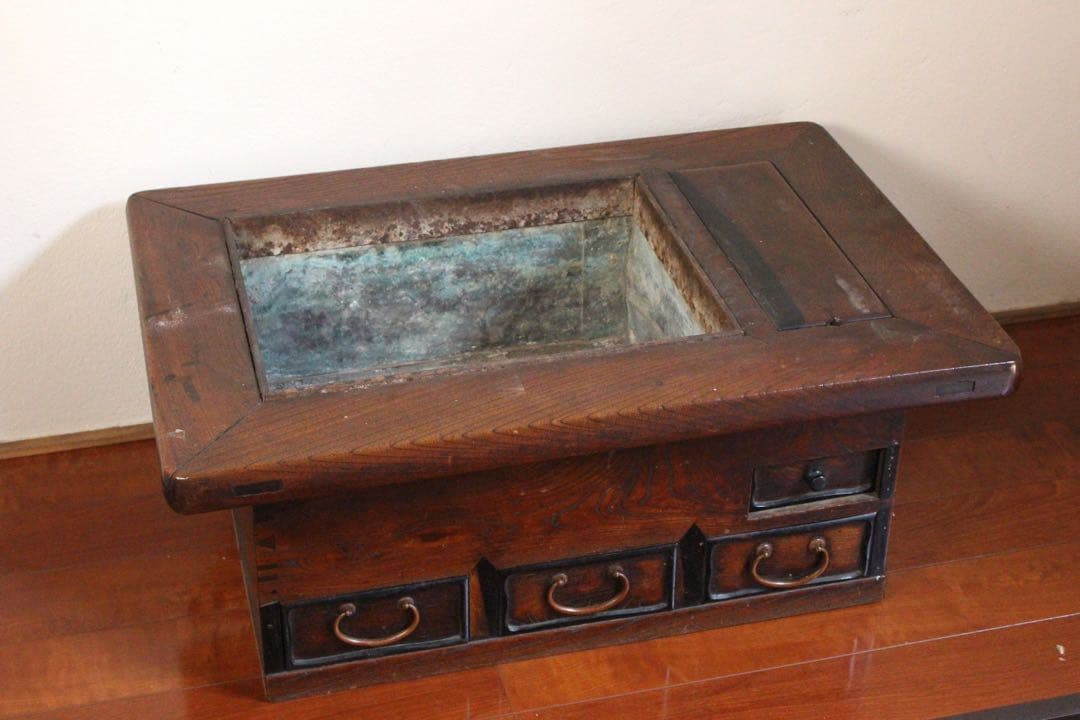 M*u様 No4524 時代　欅材　黒柿　関西火鉢　横73×縦49cm 引出し付