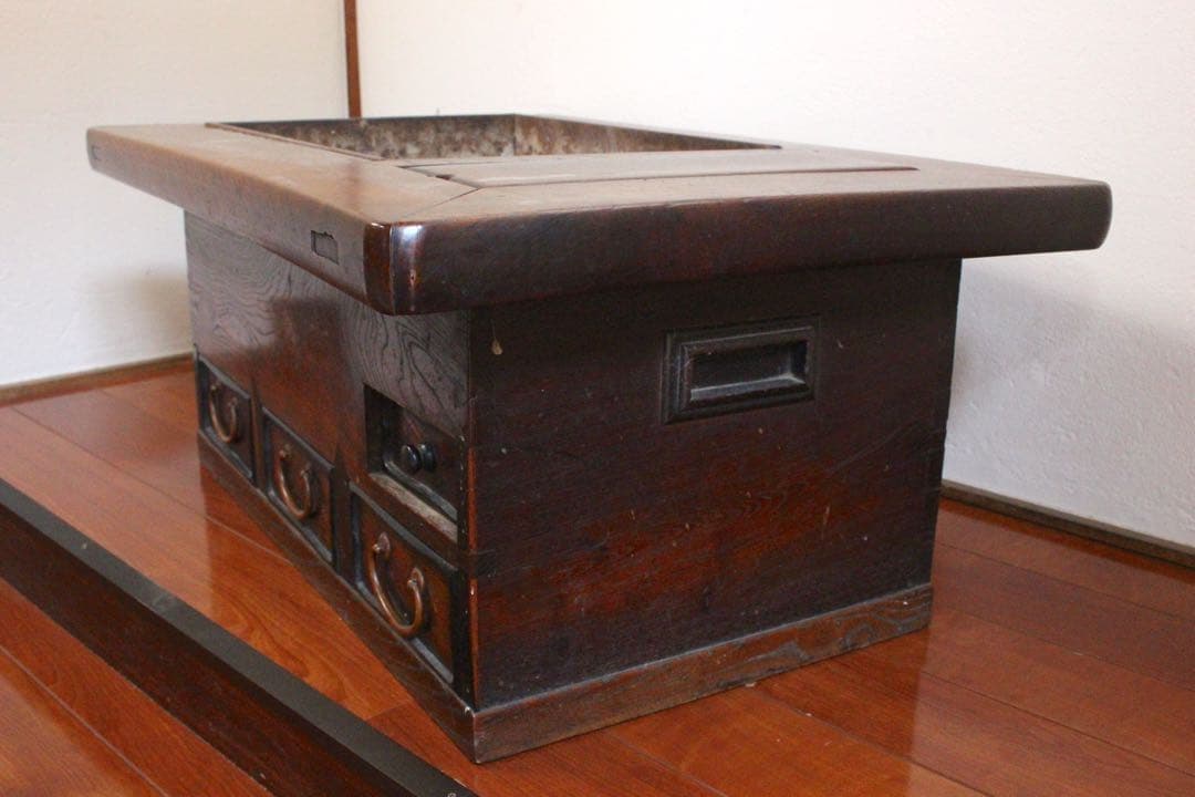 M*u様 No4524 時代　欅材　黒柿　関西火鉢　横73×縦49cm 引出し付