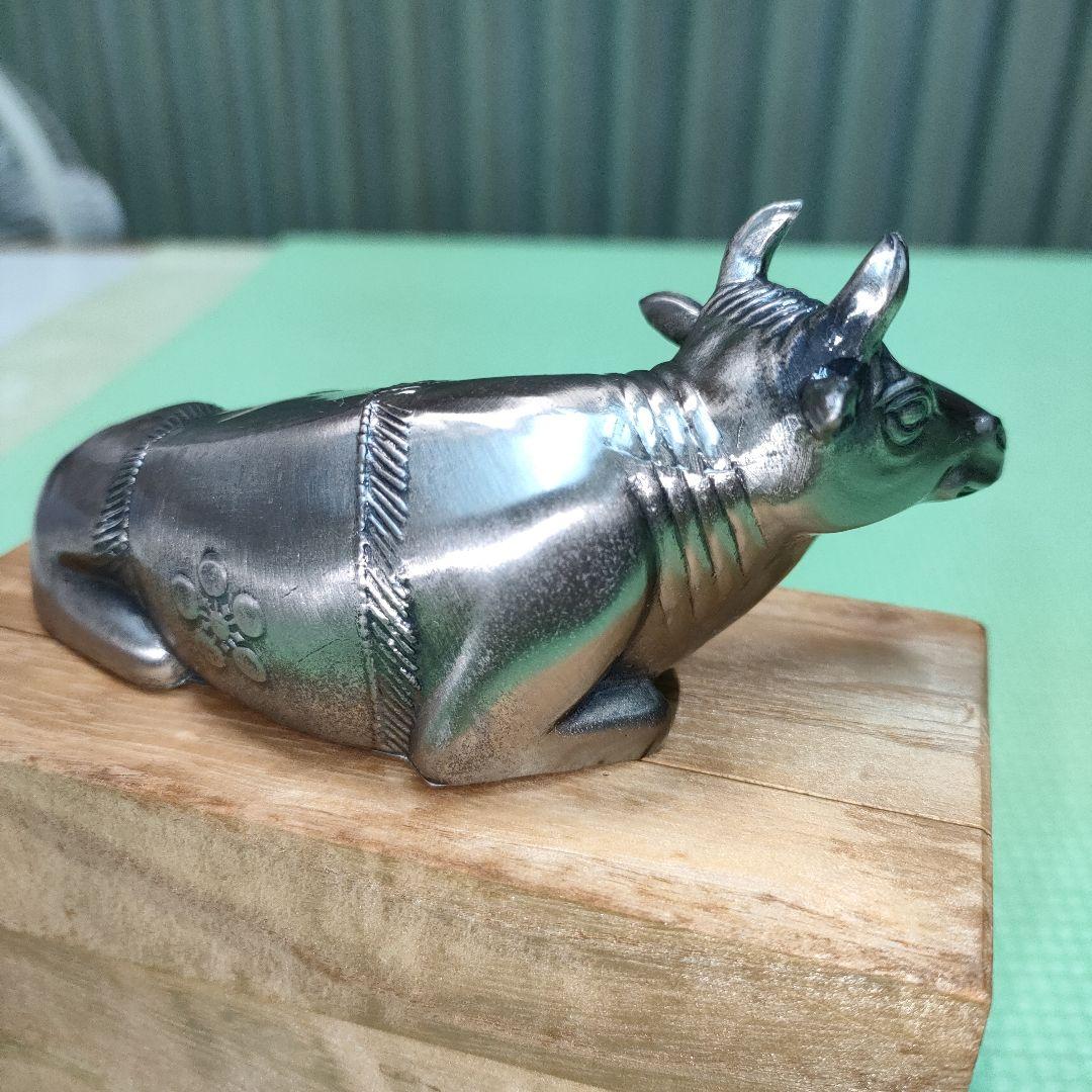 【新春特価 】神牛　大阪天満宮　置物　撫で牛　金属製　木製箱入　牛の置物