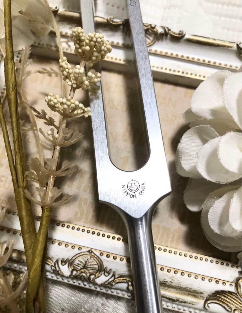 ★153Hz マドモアゼル愛　重し付きチューナー　音叉　ヒーリングチューナー