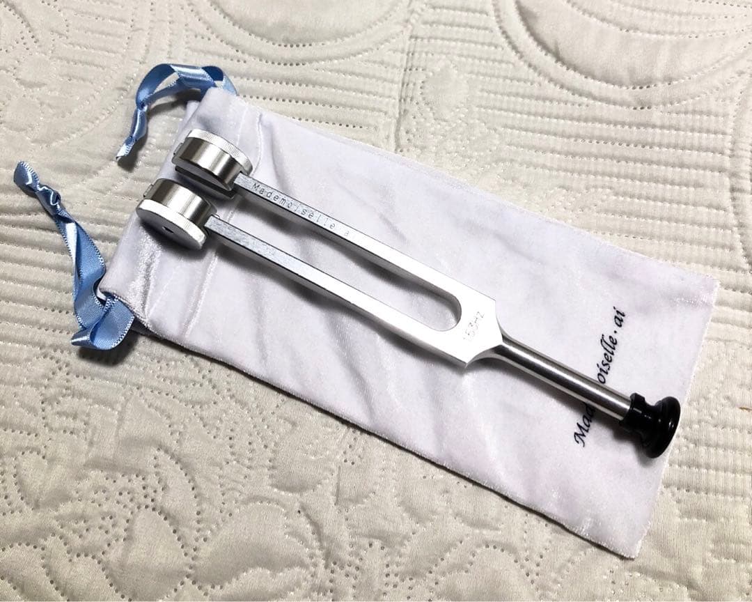 ★153Hz マドモアゼル愛　重し付きチューナー　音叉　ヒーリングチューナー