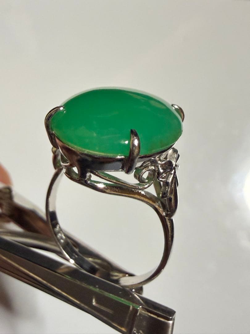 18K翡翠オーバルカットリング
