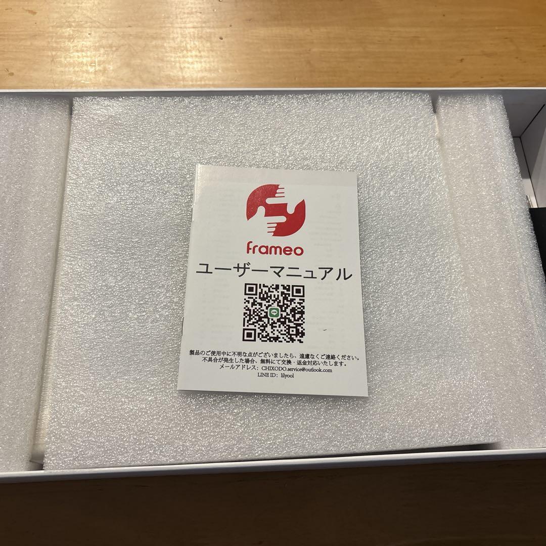 32GB内蔵 デジタルフォトフレーム 10.1インチ 360°自動回転　思い出