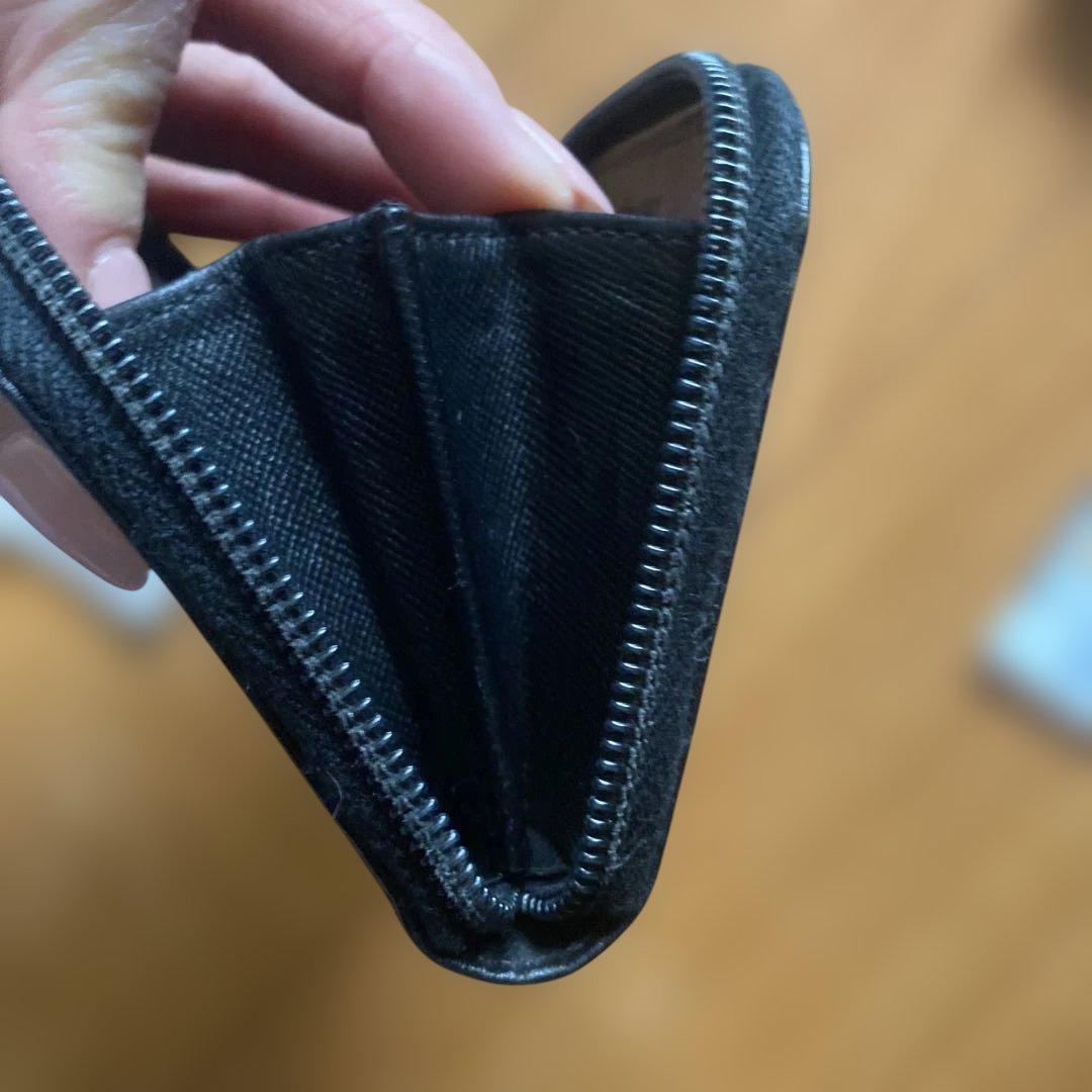 PRADA ブラック 二つ折り財布 ケース