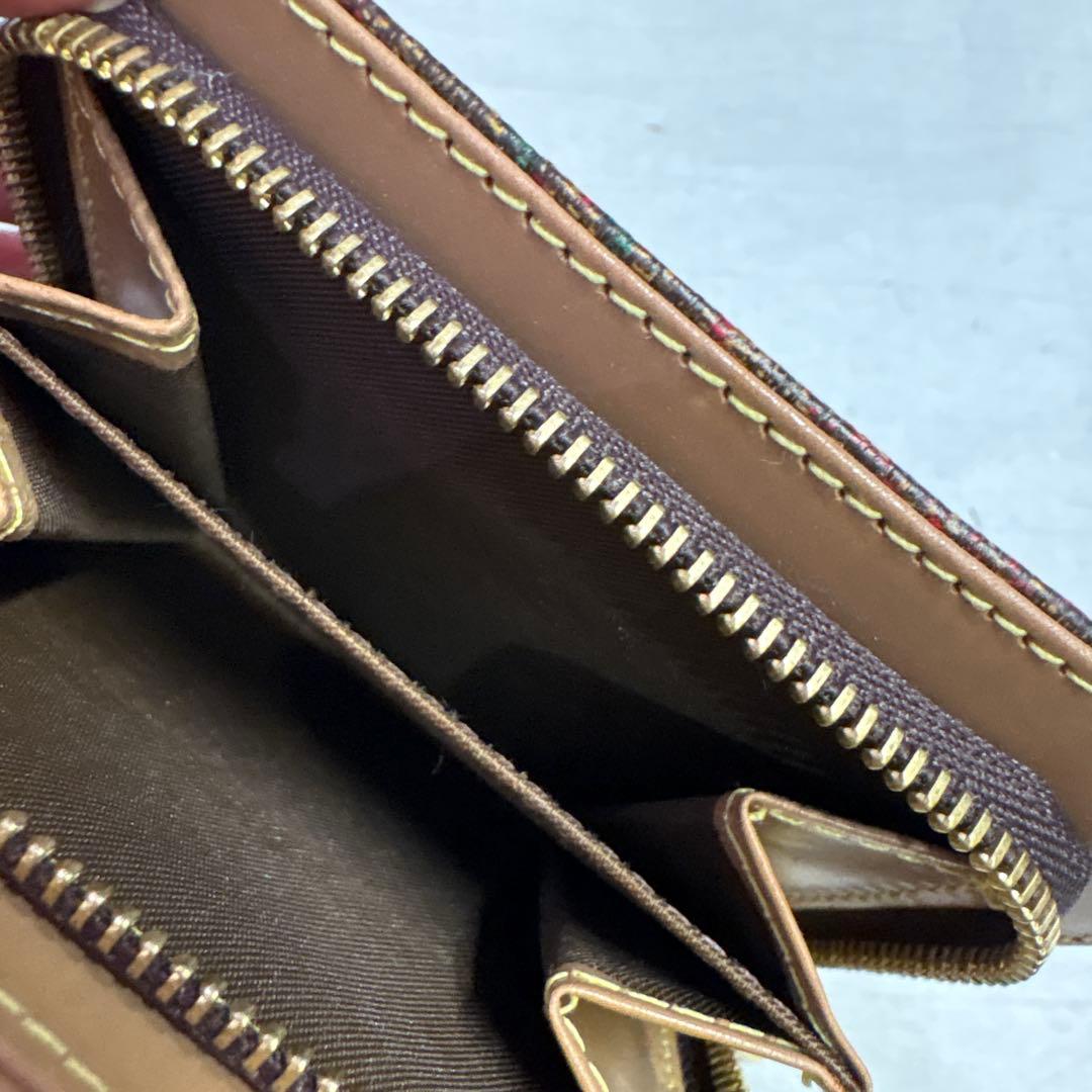 未使用ETRO エトロペイズリー柄ブラウン系 二つ折り財布ファスナーレザー