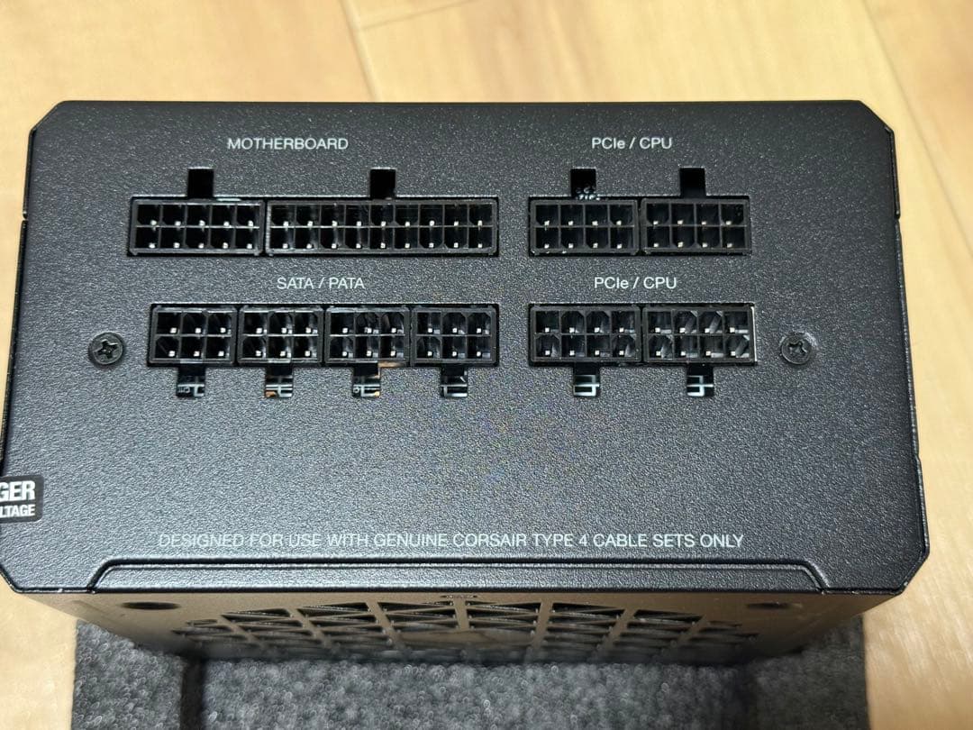 ほぼ新品 CORSAIR RM850e フルモジュラー電源