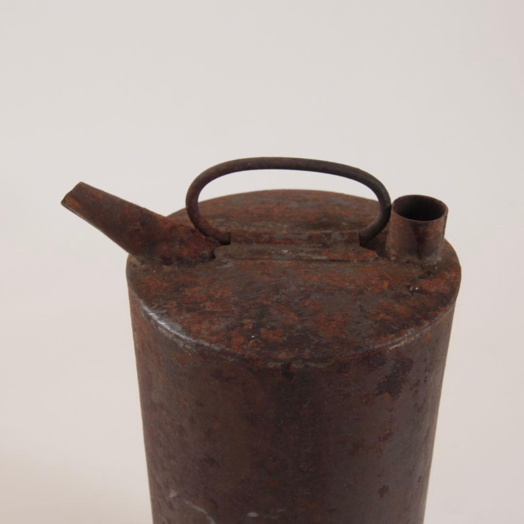 錆びた 鉄あるいはブリキ 水注 古道具 アンティーク オブジェ