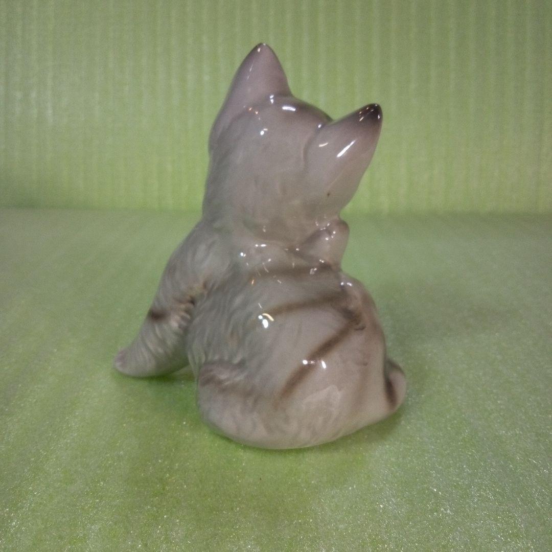 アンティークな猫の置物　サバトラ？　アメリカンショートヘア？