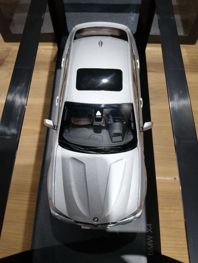 1/18 BMW X4 F26　ディーラー品　ミニカー　シルバー