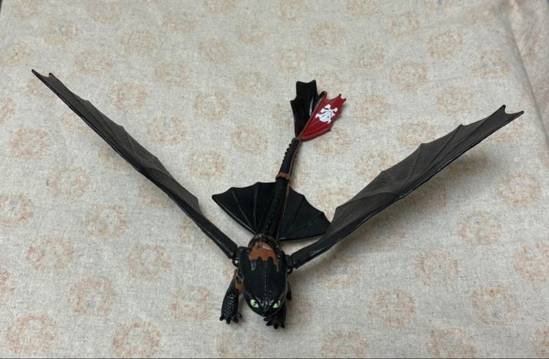 ヒックとドラゴン　アニメ　トゥース フィギュア　可動式