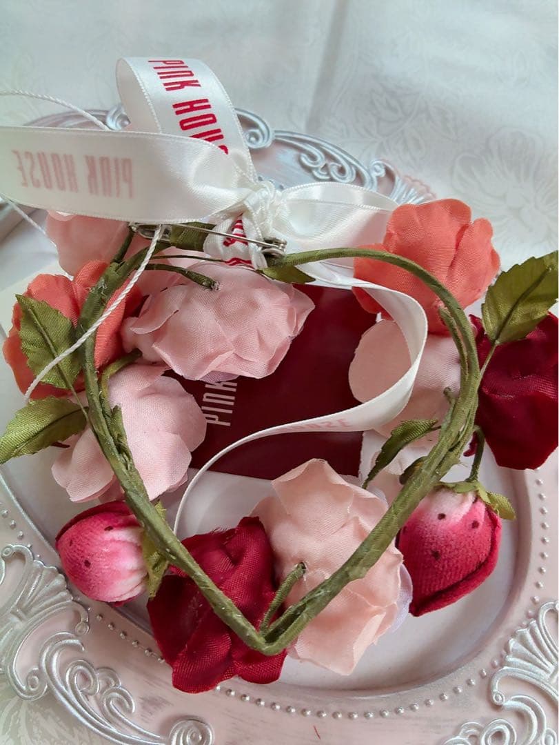 ピンクハウス❤️【未使用】リボンブーケシリーズ ハート型リースコサージュ❤️