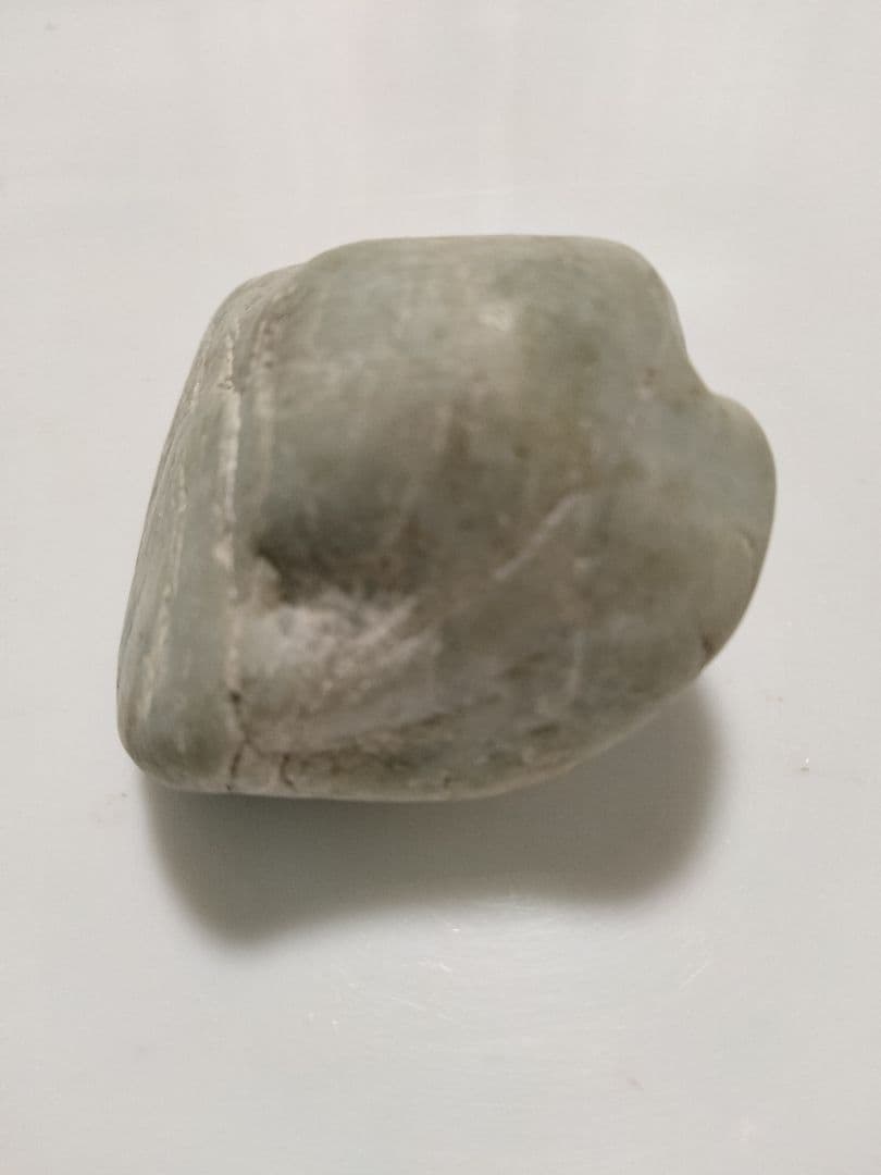 国石翡翠　新潟県 糸魚川市姫川翡翠　原石　翡翠　糸魚川翡翠　ヒスイ　ひすい