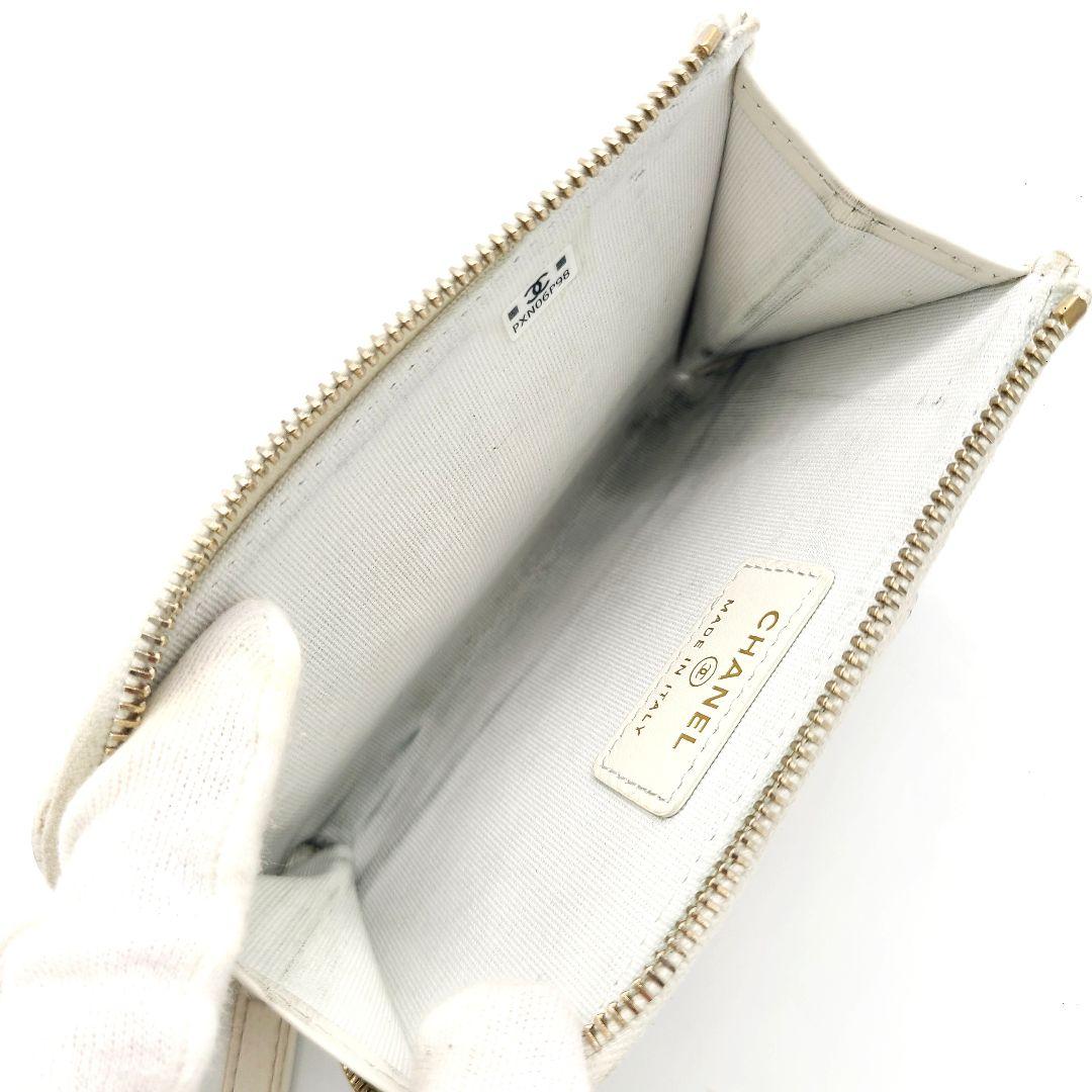 シャネル キャビアスキン マトラッセ ケース ホワイト レディース