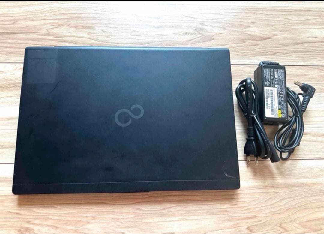 2019年モデル第8世代 BT良好8/256GB！LIFEBOOK U939/A