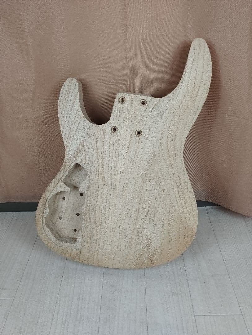 ② AKAI アカイ 赤井電機 エレキギター ボディ