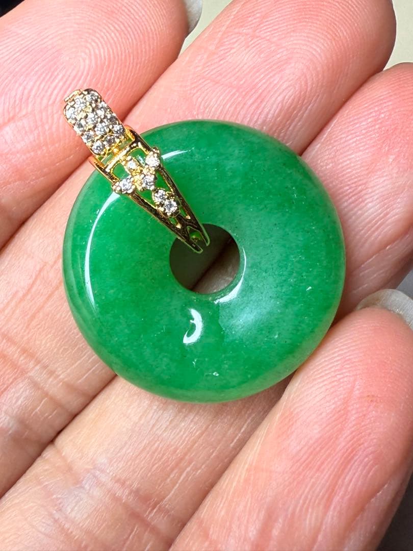 d*3様 ミャンマー翡翠25ｍｍ平丸玉ペンダントトップ