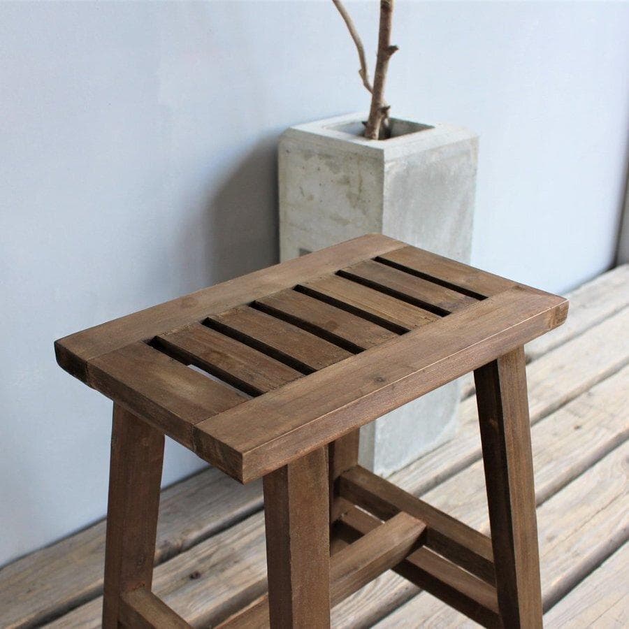 お値引き品　木製 椅子 スツール 無垢材　ガーデンチェア