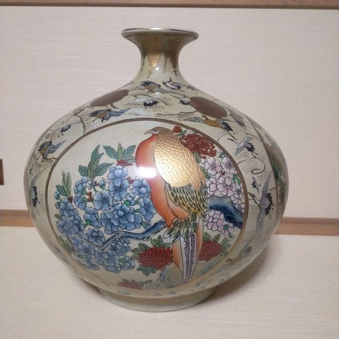 陶器の花瓶 鳥と花のデザイン