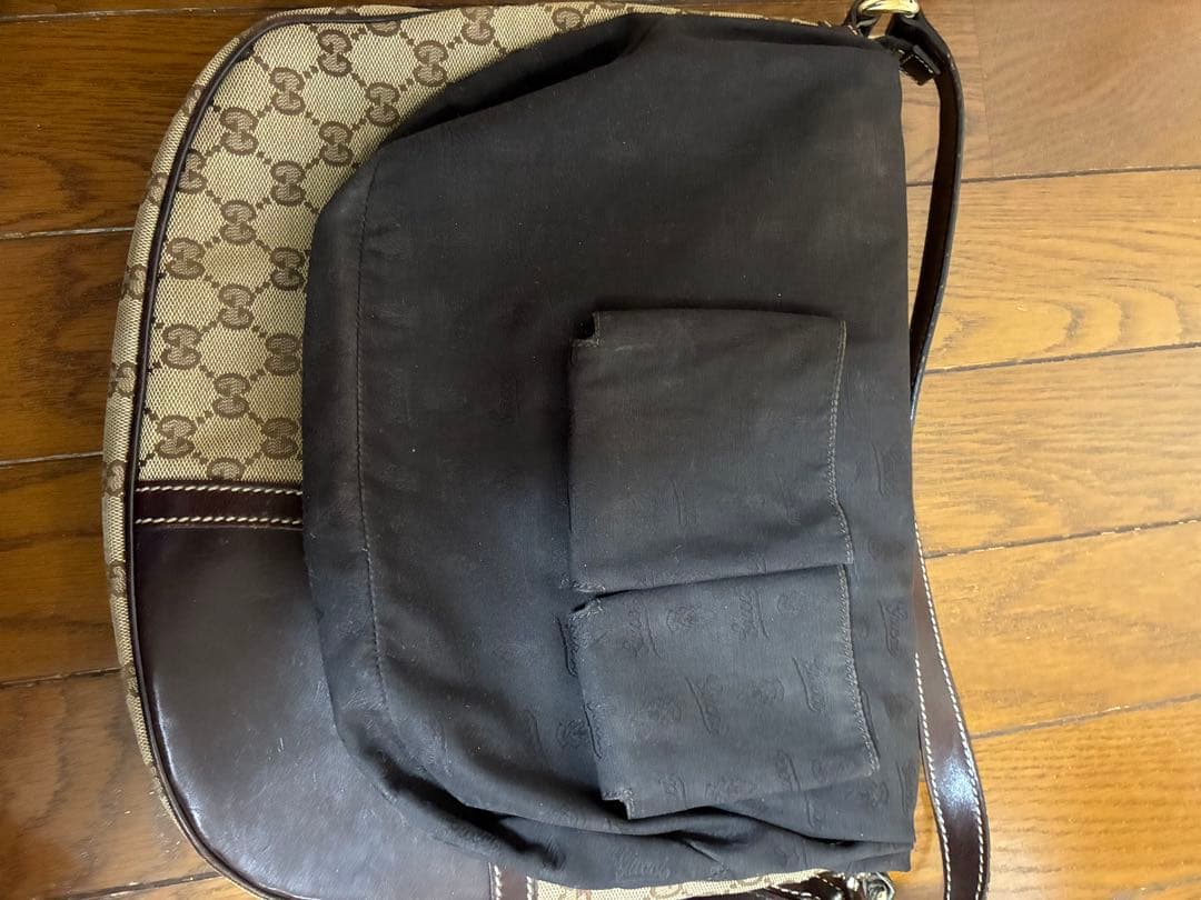 GUCCI GGキャンバス ショルダーバッグ　正規品　232967 520981