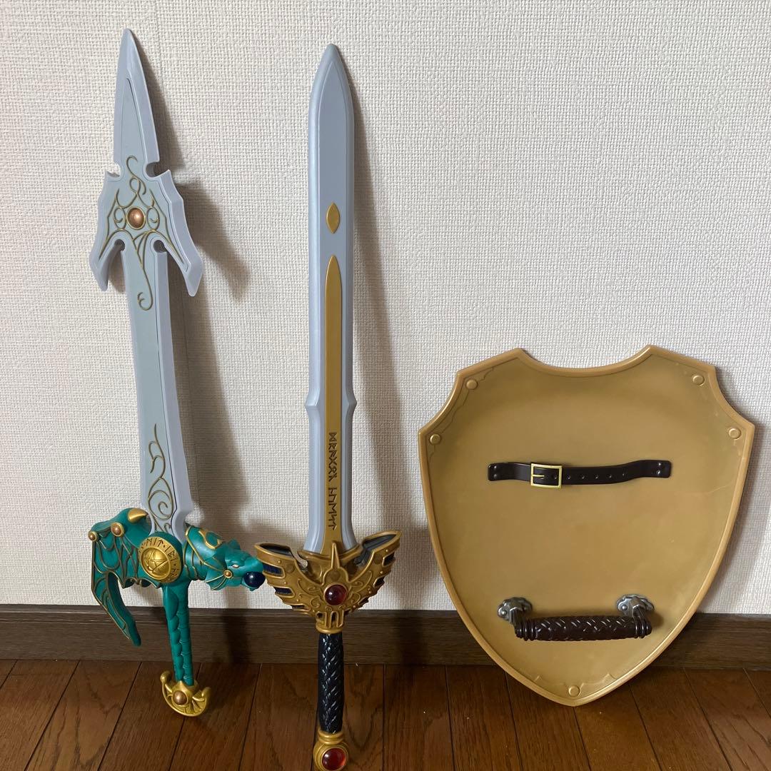 美品　ドラゴンクエスト　ロトの剣＆盾　天空の剣　3点セット
