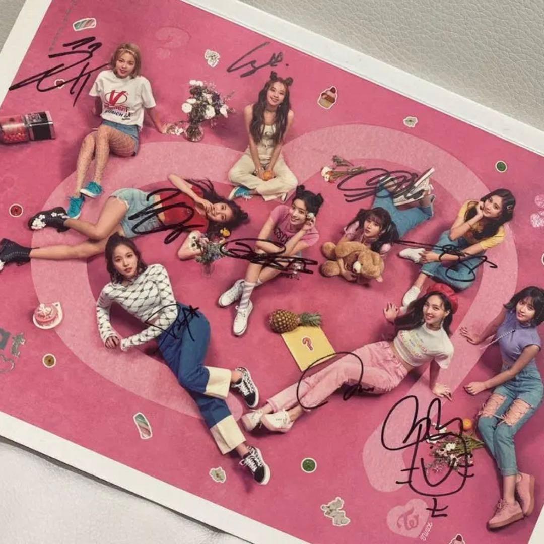 TWICE What is Love? 直筆サイン入り アルバム 写真集 CD
