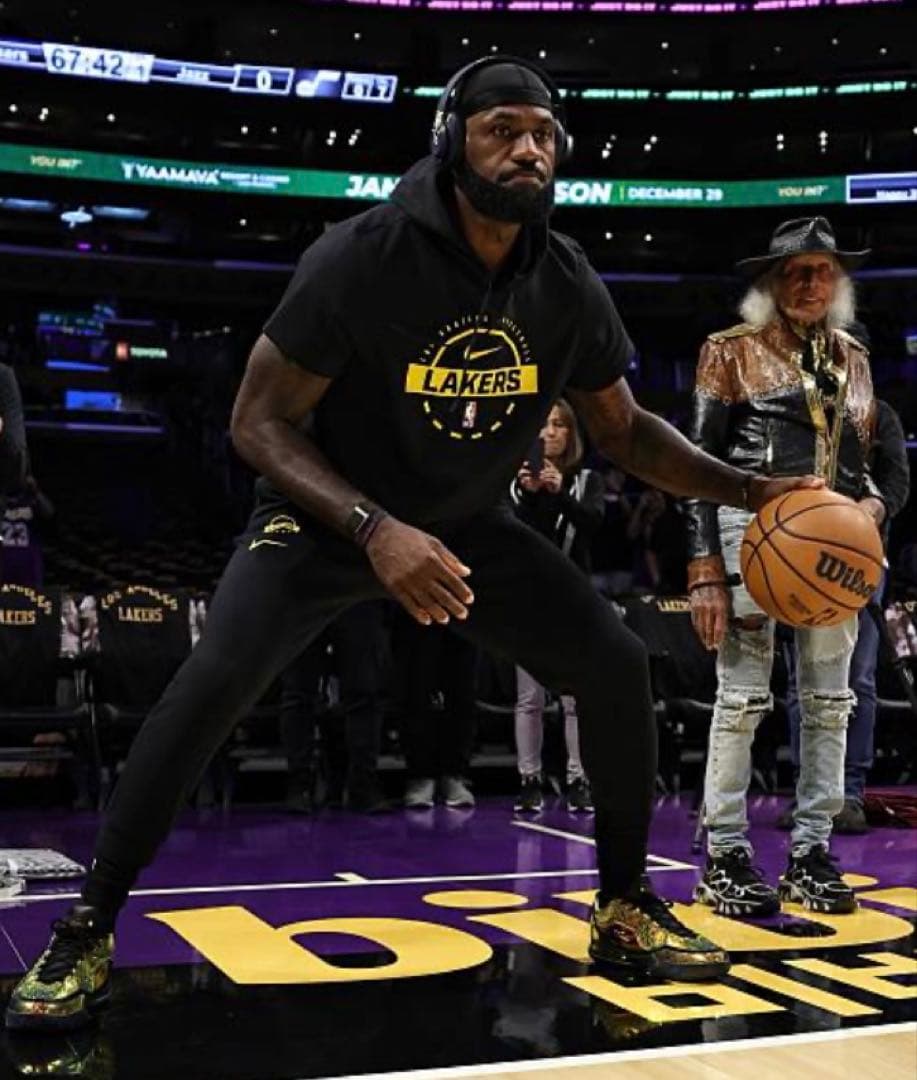 新品　日本未発売　NBA ナイキ　レイカーズ　レブロン　ドンチッチ　tシャツ