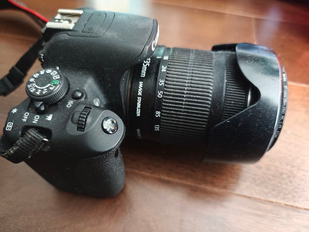 Canon eos kiss 7iの海外版700D レンズ付き