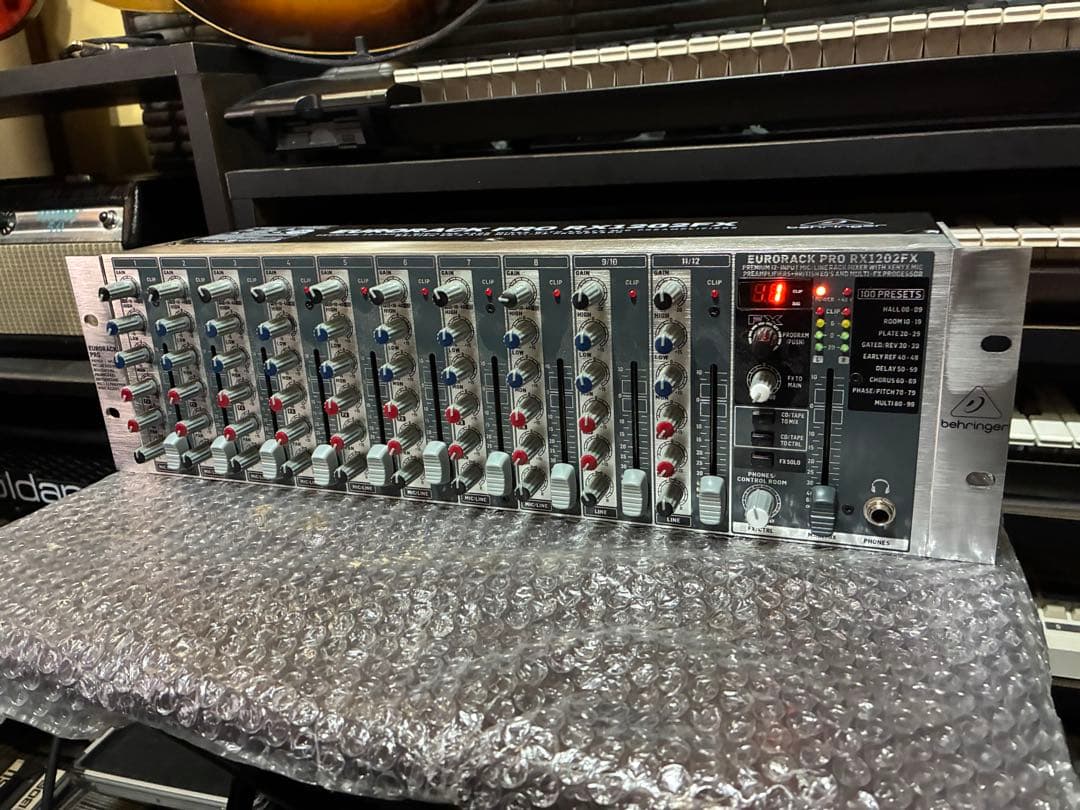 BEHRINGER RX1202FX V2 12ch FX搭載 アナログミキサー