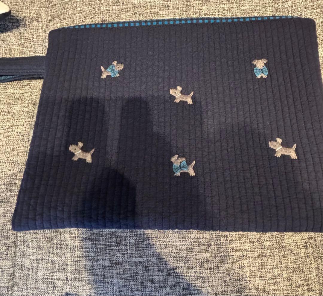 ファミリアピオヌンナルコラボ　ポーチ