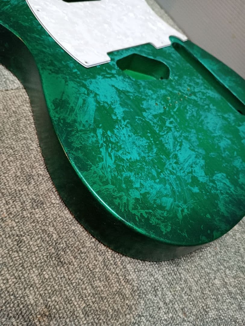 テレキャスター 塗装済ボディ ホワイトパールピックガード付き