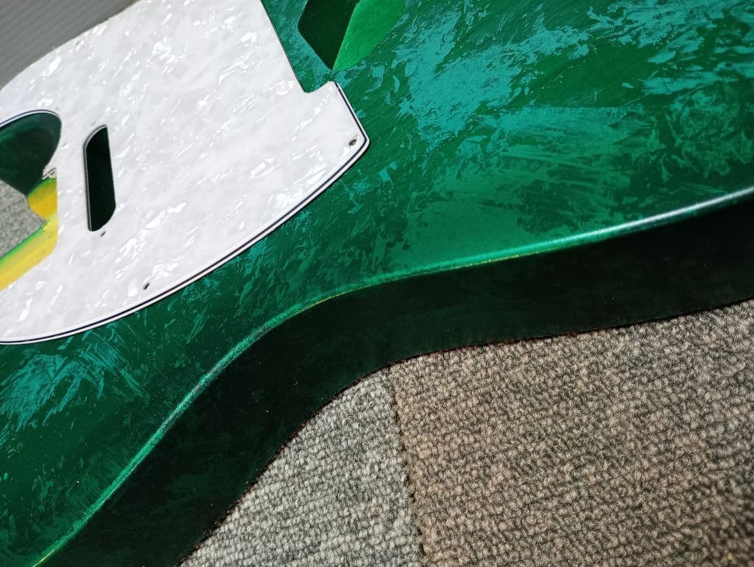 テレキャスター 塗装済ボディ ホワイトパールピックガード付き