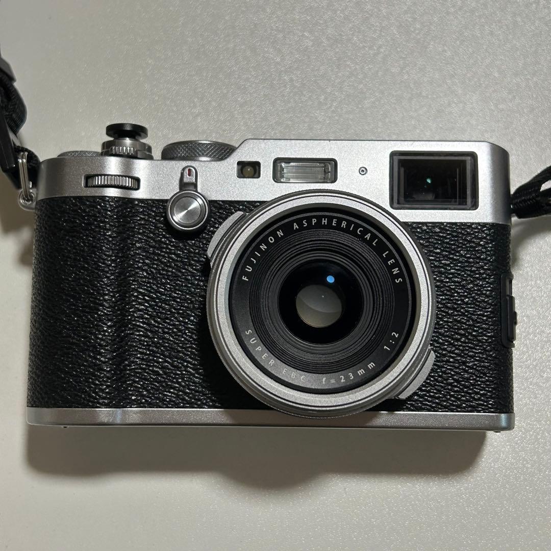 【美品】FUJIFILM X100F シルバー 純正レザーケース＋サムグリップ付