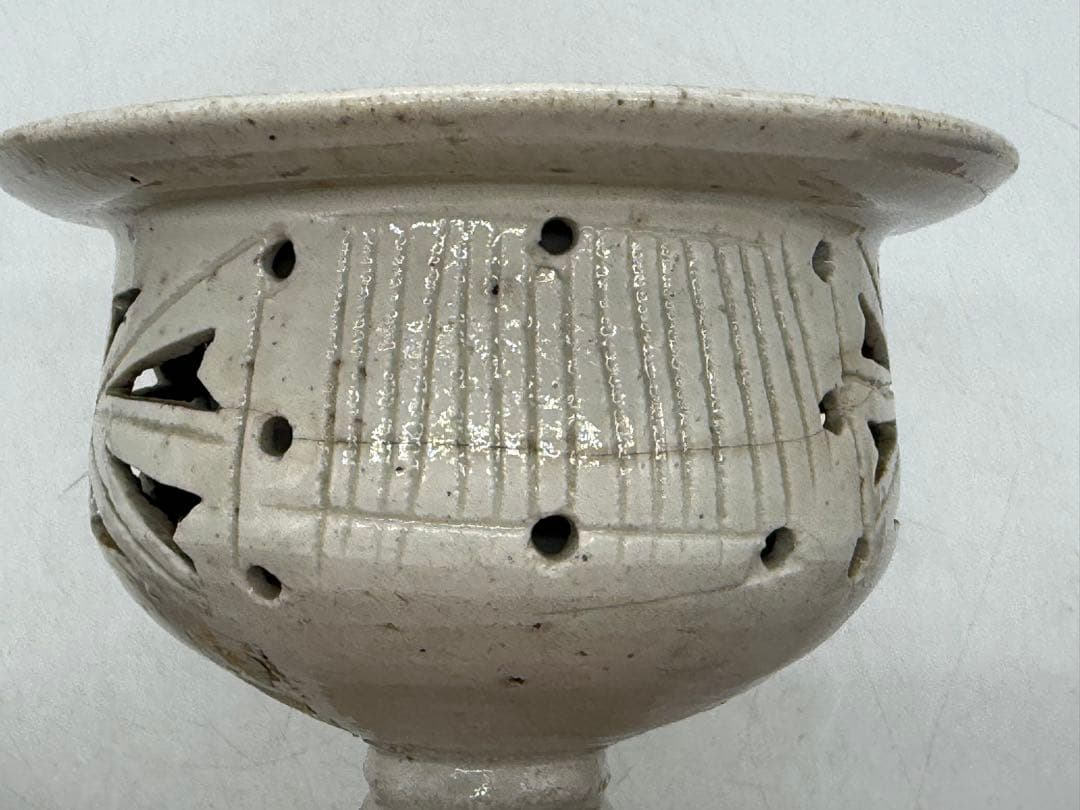 李朝　白磁　透かし彫香炉　アンティーク　送料込み251224