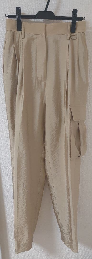 タグ付き未使用【conte】サテン カーゴパンツ