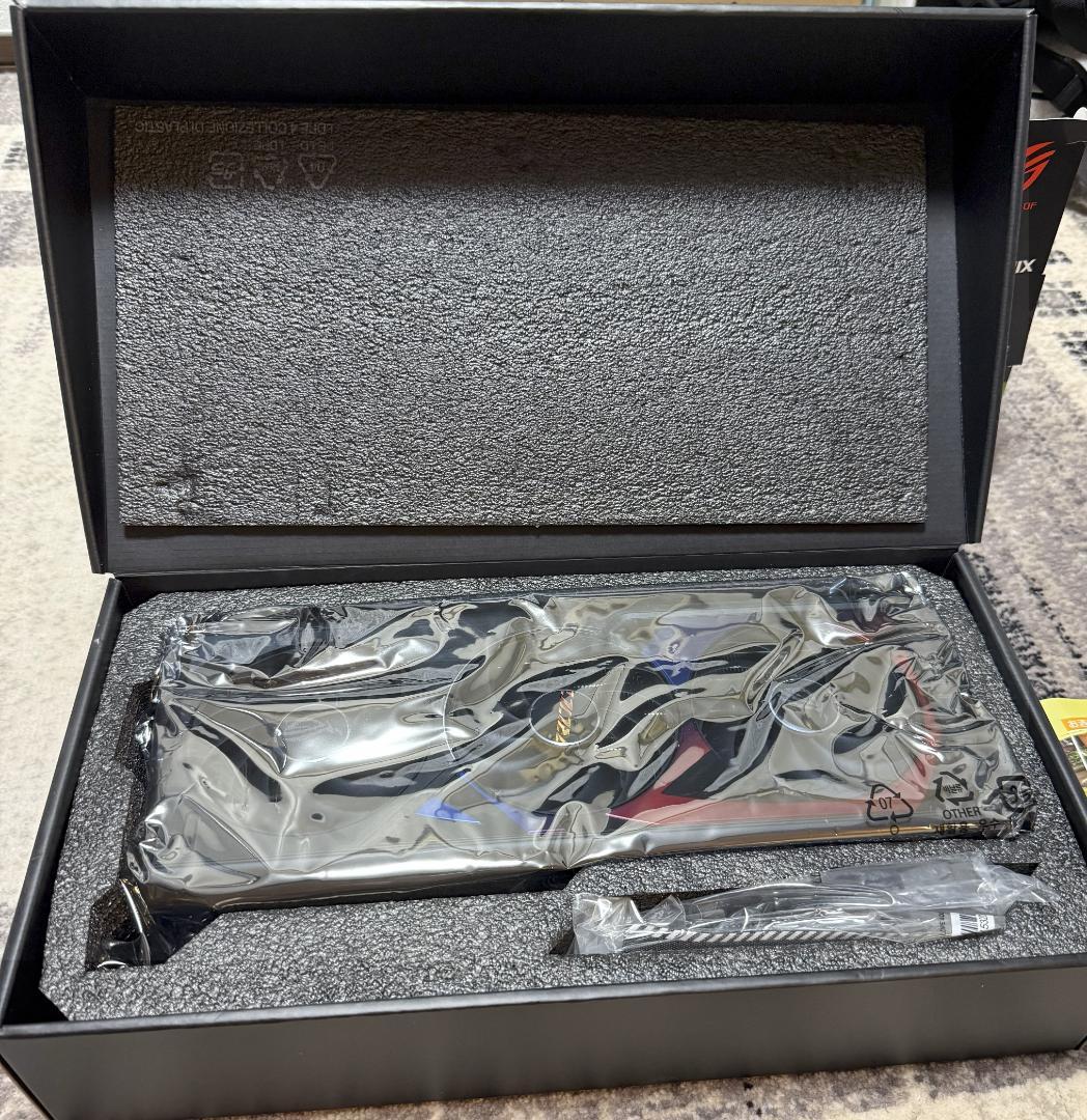 グラフィックボード・グラボ・ビデオカード ASUS ROG STRIX GeForce RTX 4070Ti OC12GB