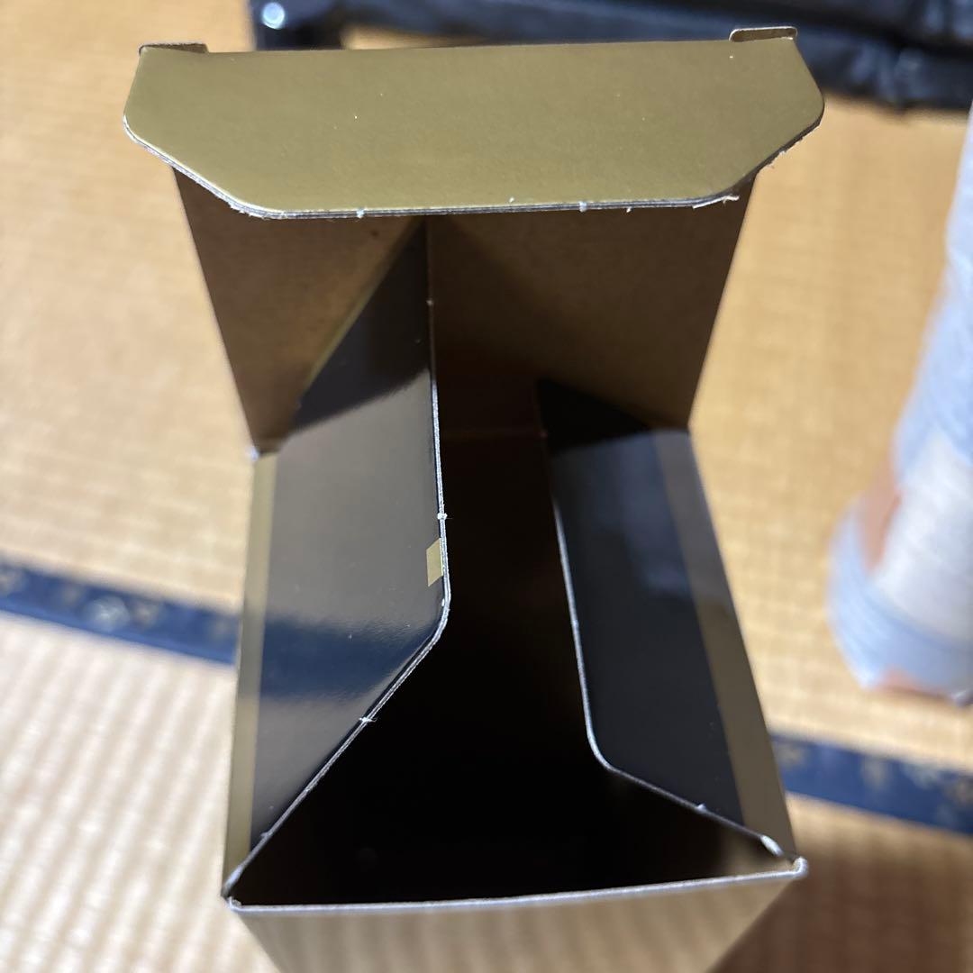 山崎 18年 700ml 空瓶、空箱 山崎12年 空瓶 かなり綺麗です