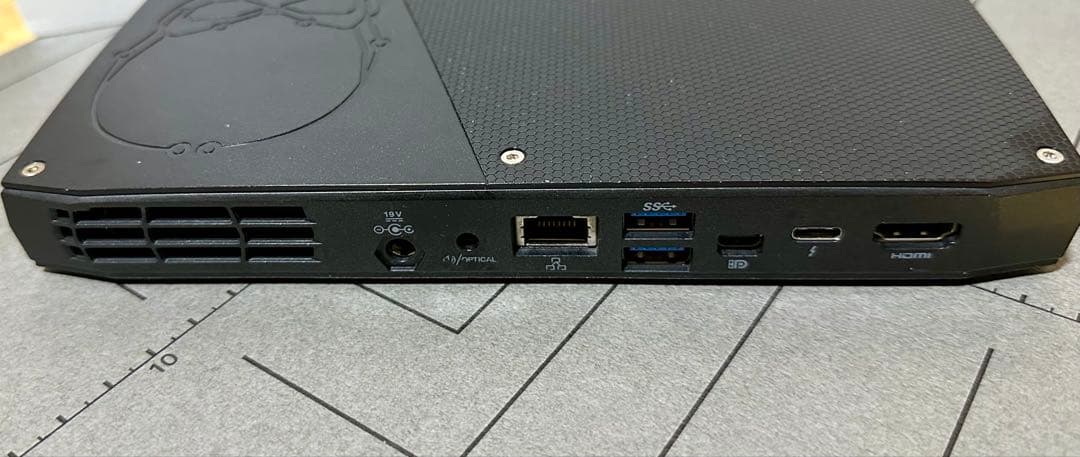 NUC6i7KYK i7-6770HQ メモリ16GB SSDなし 髑髏天板