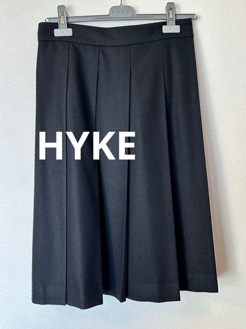 HYKE ハイク プリーツスカート ひざ丈 黒