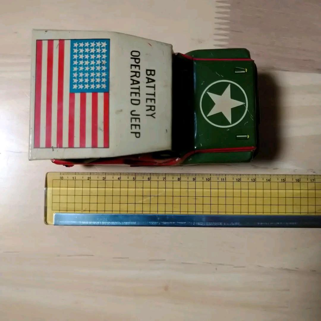 ブリキのジープ　ミニチュア