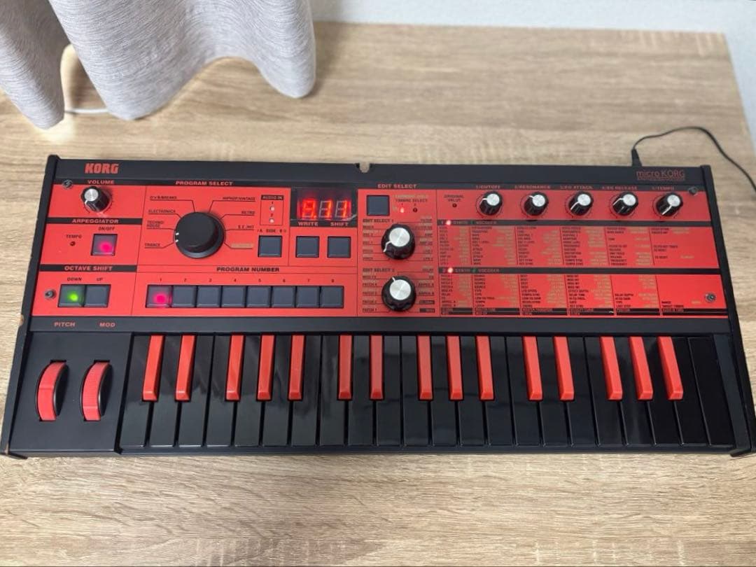 microKORG シンセサイザー 限定色BKRD