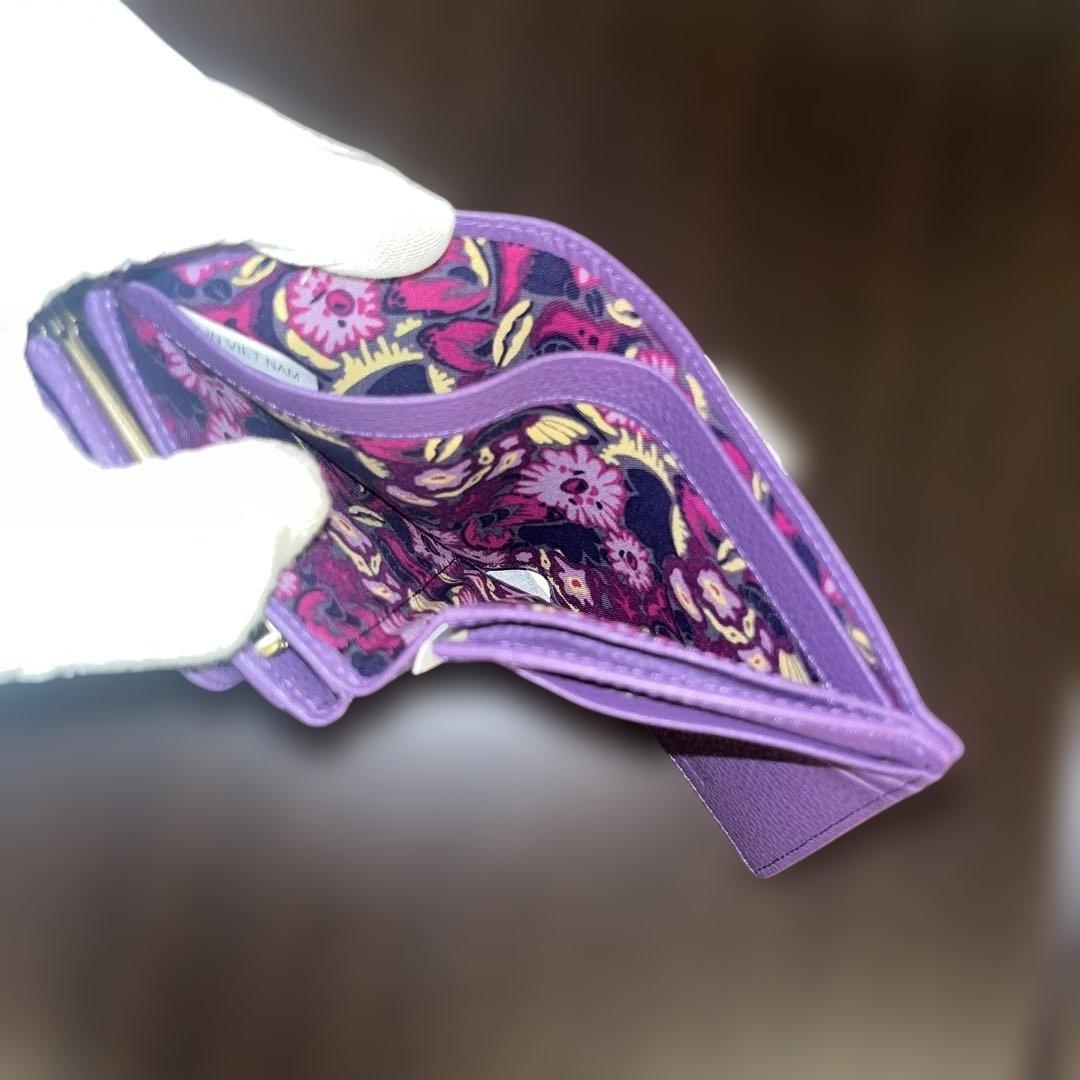 新品タグ付、 アナスイ、パープル、型押し牛革二つ折り財布