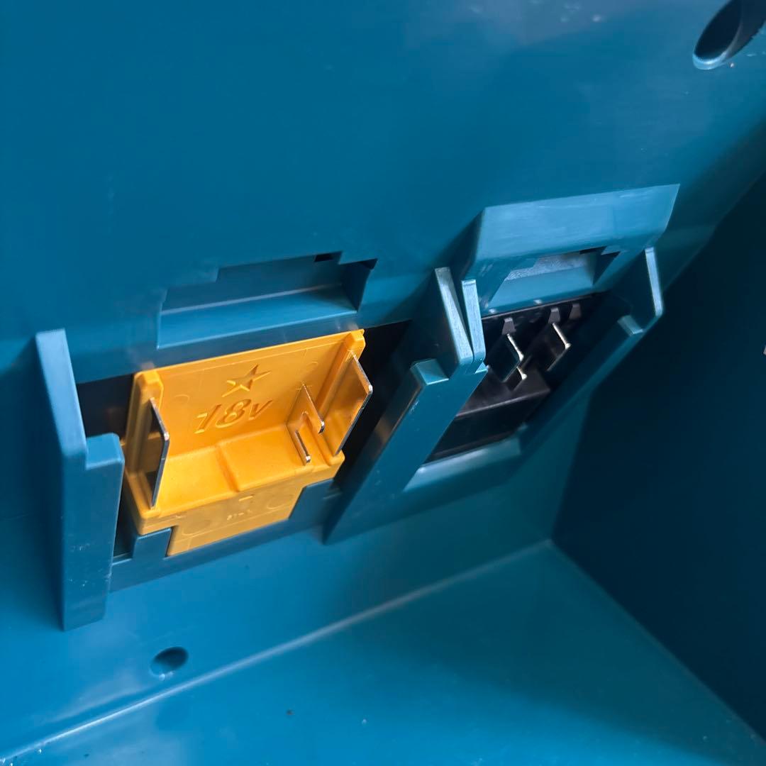 【超美品】Makita ポータブルテレビ