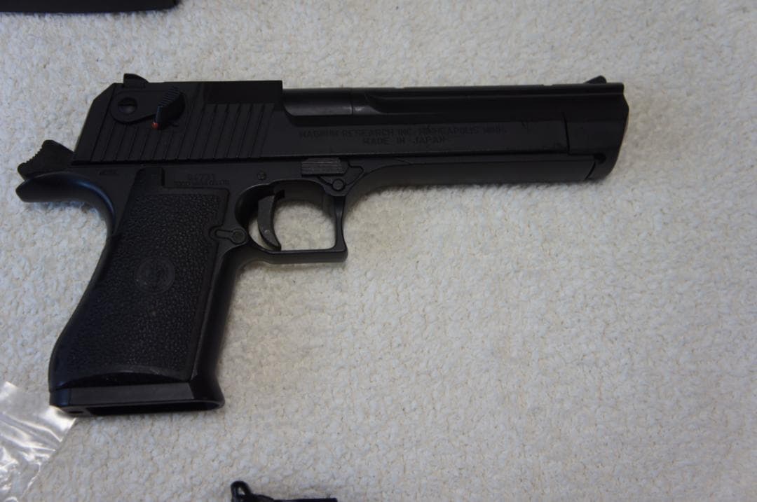 トイガン DESERT EAGLE 50AE & MP5 KurzA4