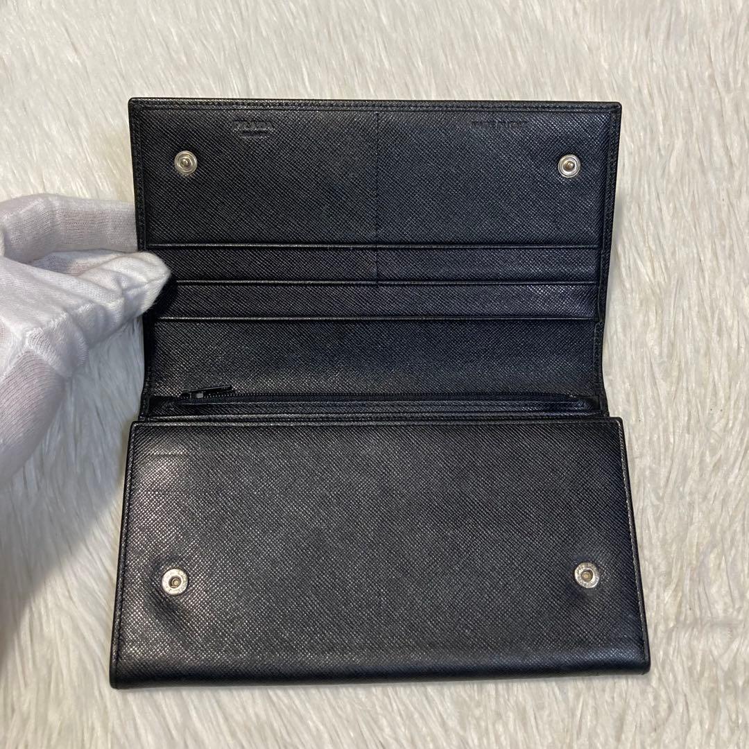 特別セール 美品　人気　PRADA プラダ　長財布　折り財布　大収納　三角　黒