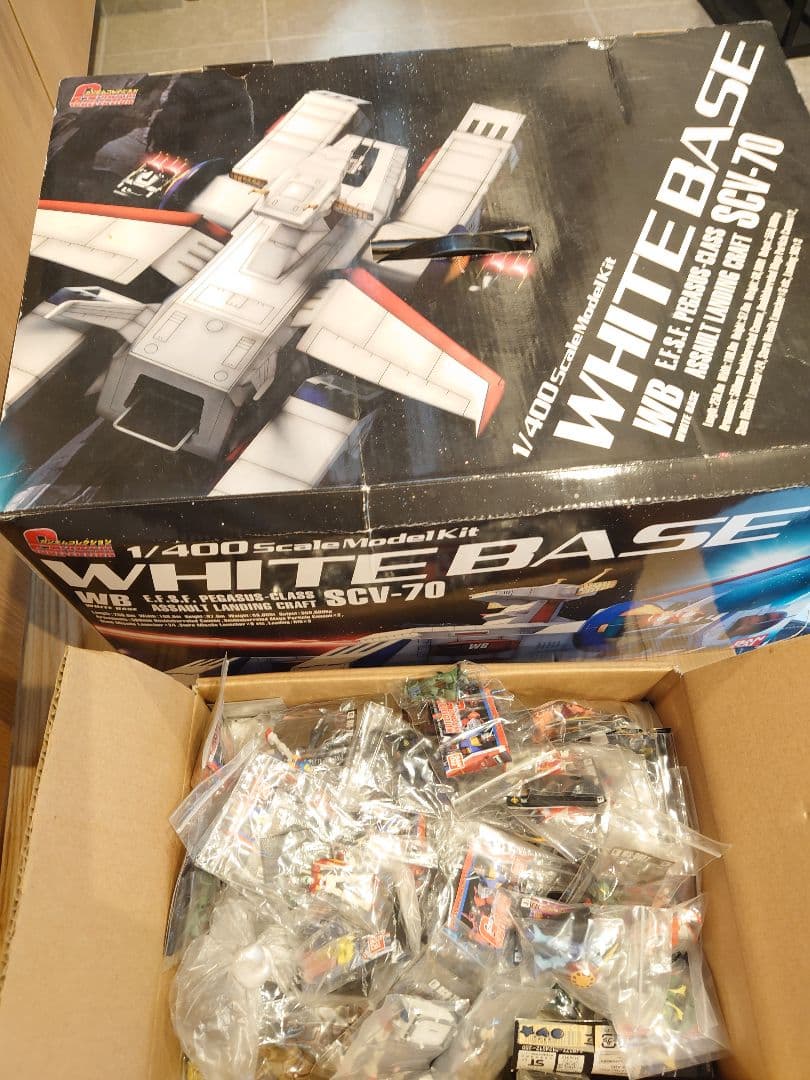 1/400 ホワイトベース　ガンダムコレクション の 豪華おまけ付き！